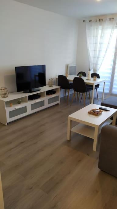 T2 De 42M² A Proximite De La Gare A 30Min De Paris Apartment Mantes-la-Jolie Luaran gambar